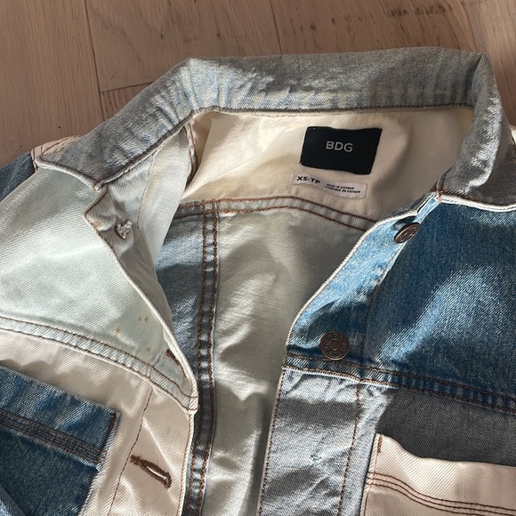 Urban Outfitters cropped patchwork denim jacket - Picture 2 of 3